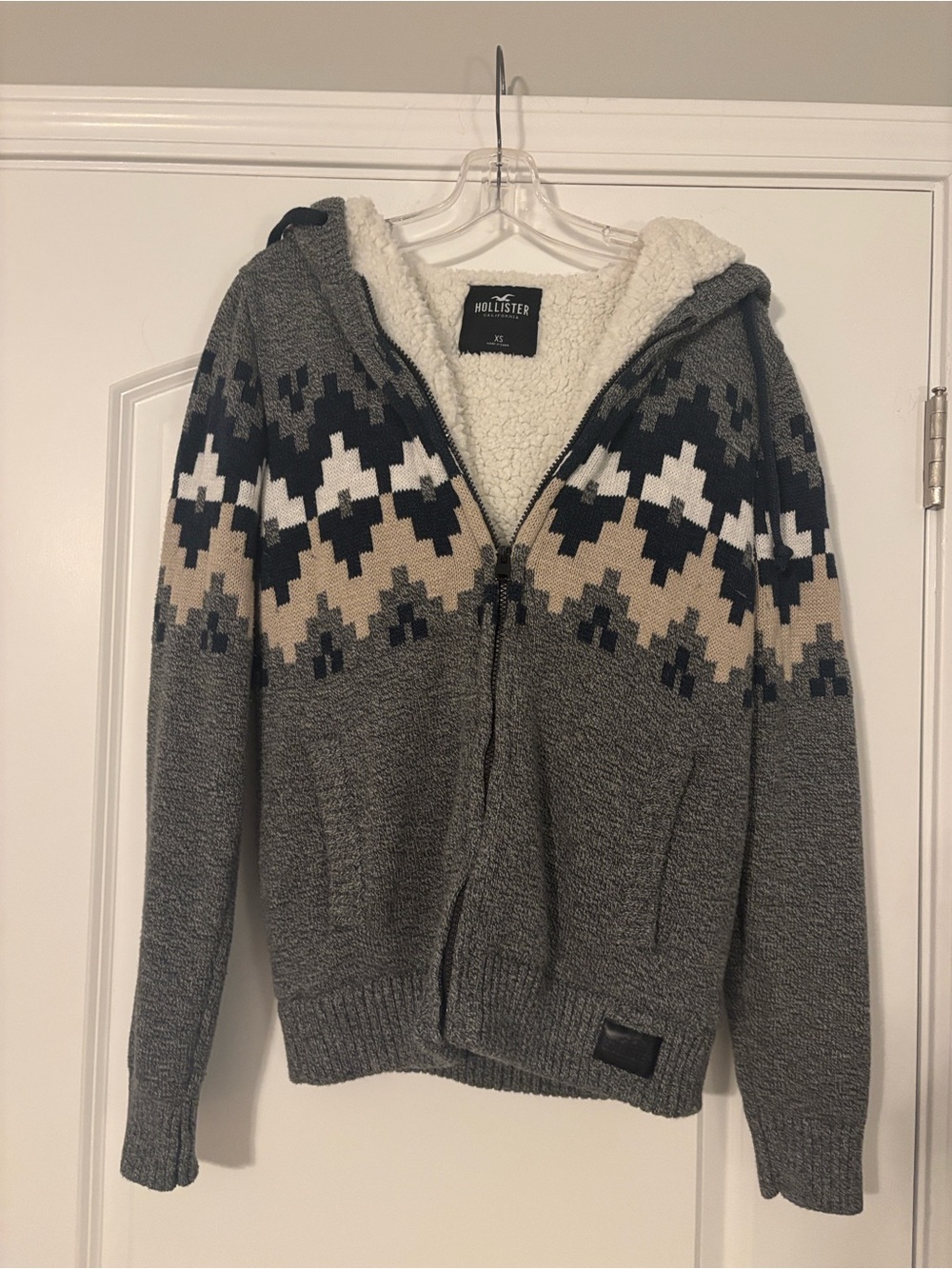 Hollister Men's Gray Hooded Sherpa-Lined Zip Sweater